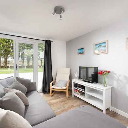Wheal Rose -Beautifully Fitted Lodge Helston Cornwall Exterior foto
